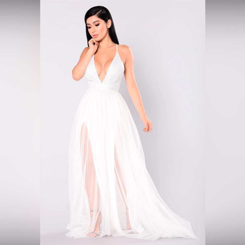 NWT Sold Out Gorgeous White Sequin Gown Beach Wedding